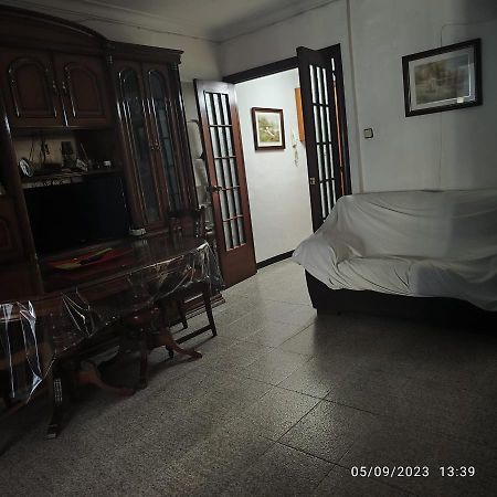 Apto Barcelona C R Lejlighed Santa Coloma de Gramanet Eksteriør billede