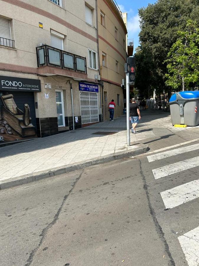Apto Barcelona C R Lejlighed Santa Coloma de Gramanet Eksteriør billede