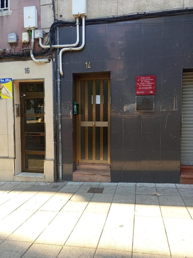 Apto Barcelona C R Lejlighed Santa Coloma de Gramanet Eksteriør billede